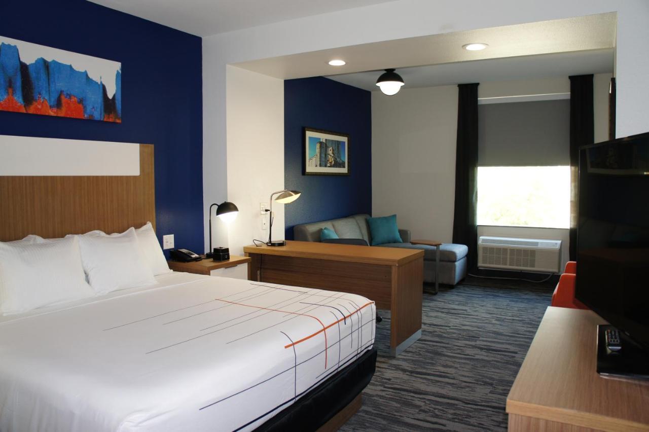 La Quinta Inn & Suites Katy-Mills By Wyndham Katy Eksteriør billede