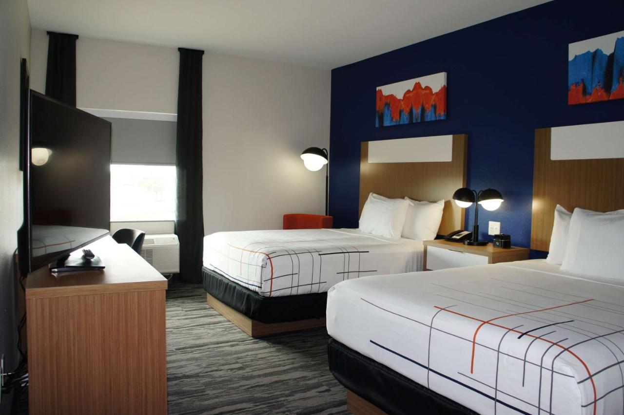 La Quinta Inn & Suites Katy-Mills By Wyndham Katy Eksteriør billede